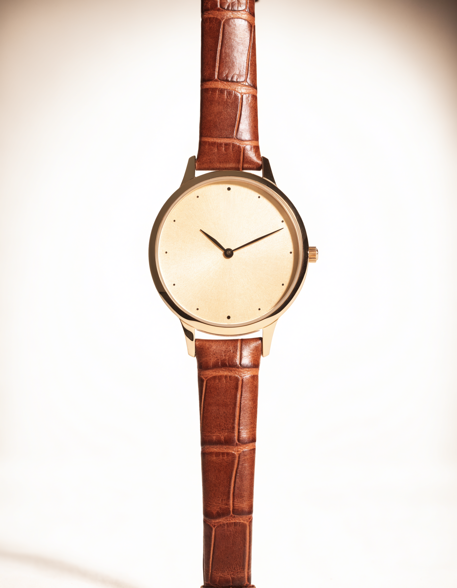 Gouden dress watch met cremekleurige wijzerplaat