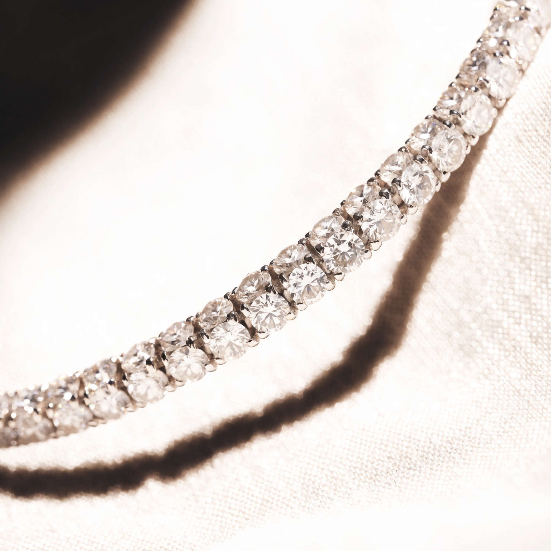 Diamanten tennisarmband in witgoud