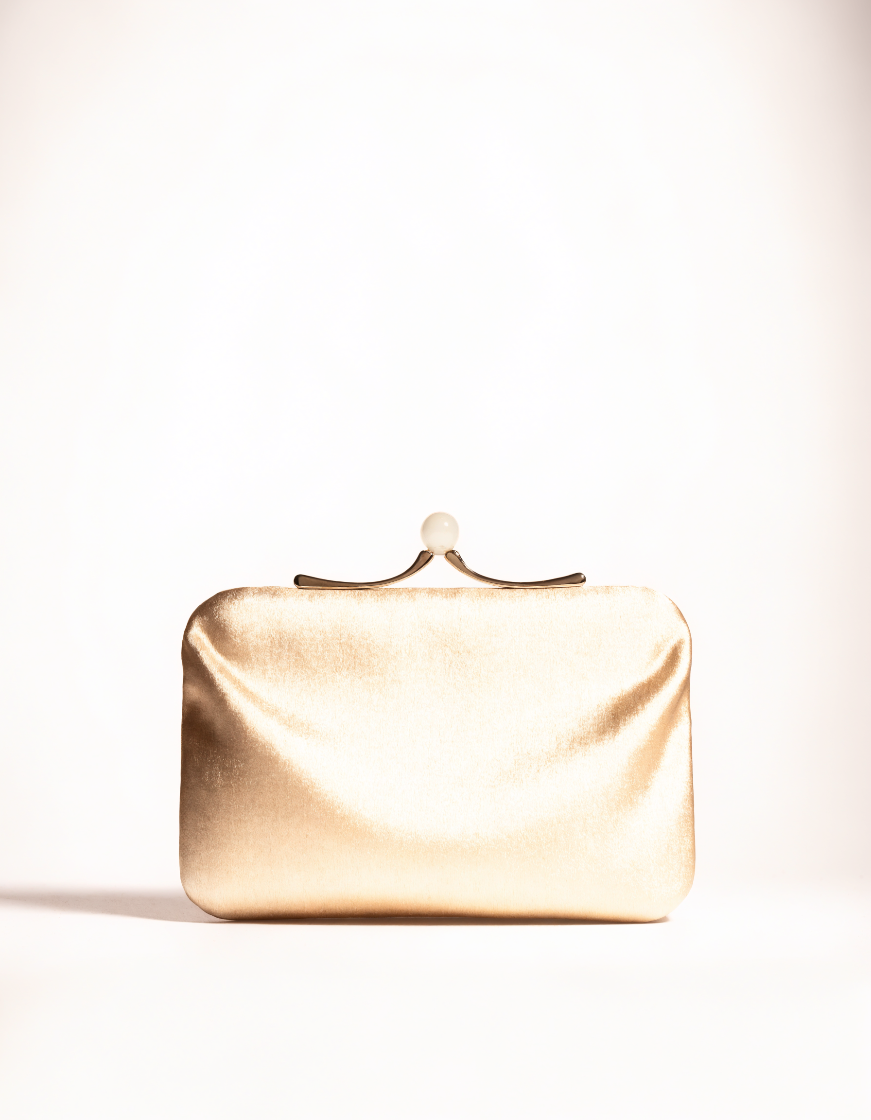 Avondclutch in goud satijn