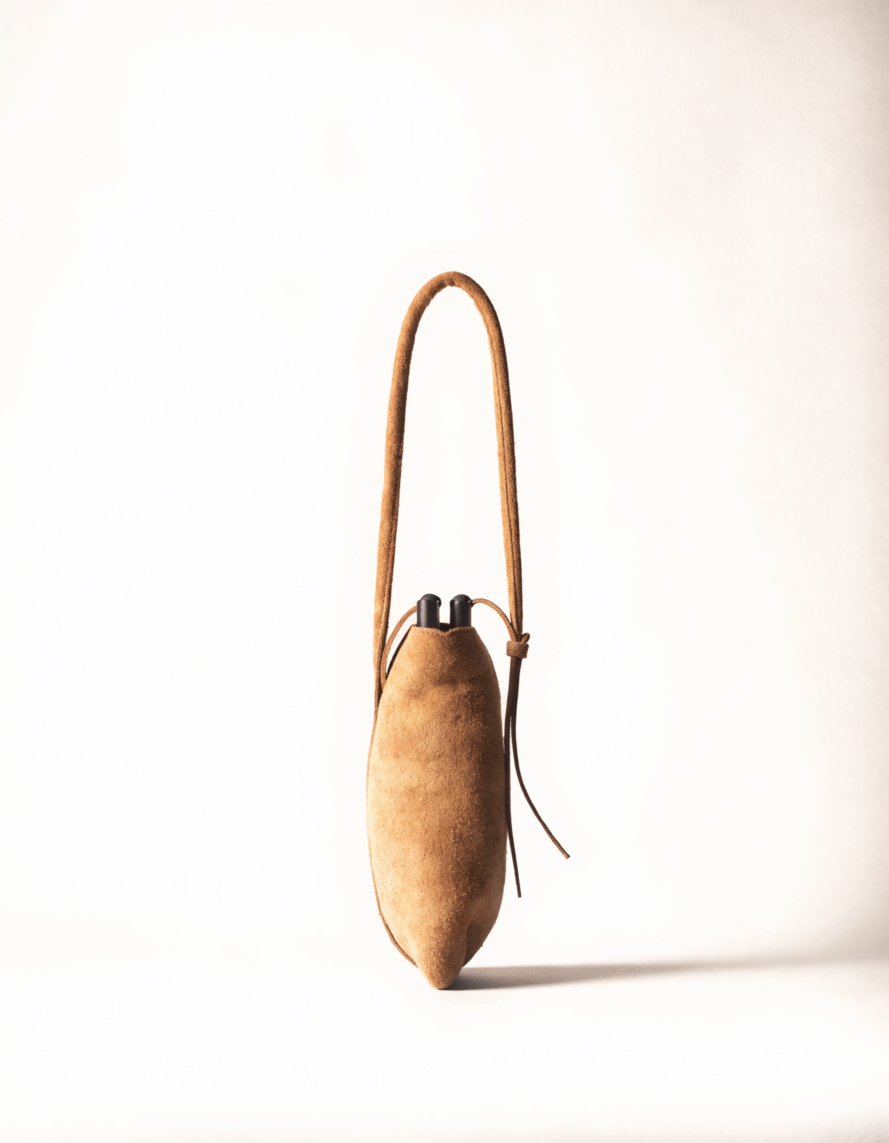 Baguette schoudertas in tan suede